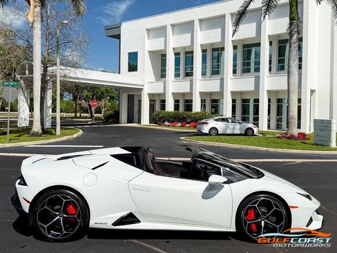 Used 2020 Lamborghini Huracan EVO image 63