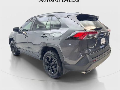 Used 2021 Toyota RAV4 LE FWD image 7