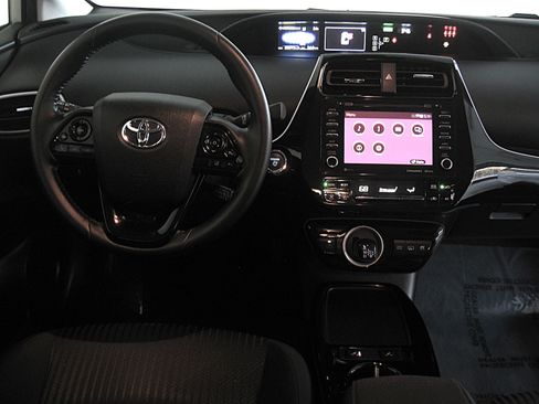 Certified 2022 Toyota Prius Prime LE image 2