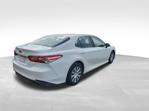 Used 2018 Toyota Camry L image 16