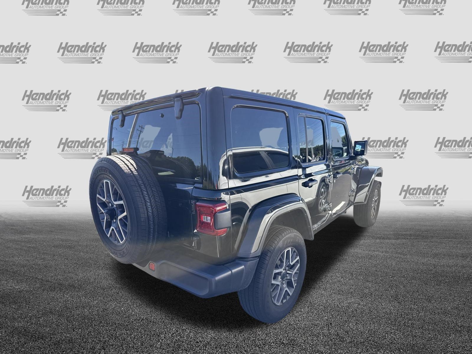 Used 2025 Jeep Wrangler Unlimited Sahara AWD/4WD image 10