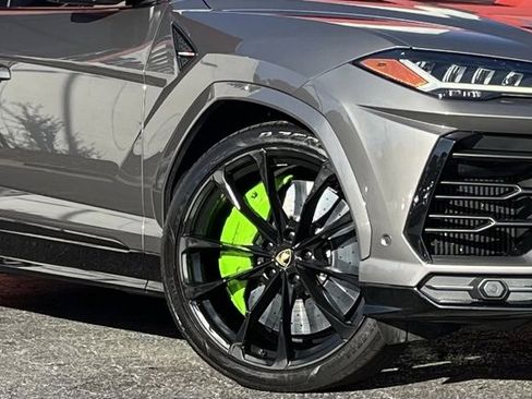 Used 2021 Lamborghini Urus image 12