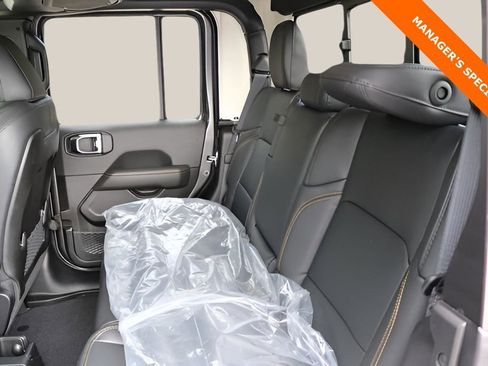 New 2025 Jeep Gladiator Sport image 16