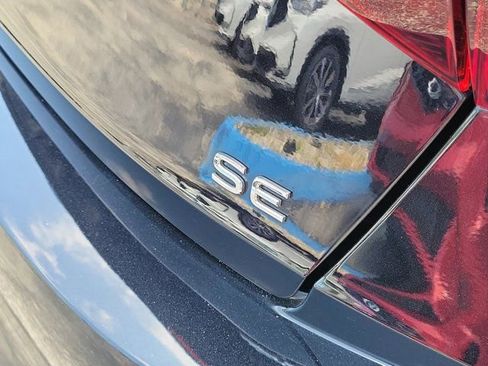 Used 2022 Volkswagen Jetta SE FWD image 5