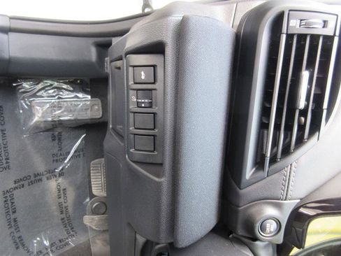 Used 2022 Subaru Legacy image 12