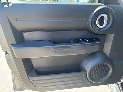 Used 2011 Dodge Nitro Heat w/ Popular Equipment Group AWD/4WD image 10