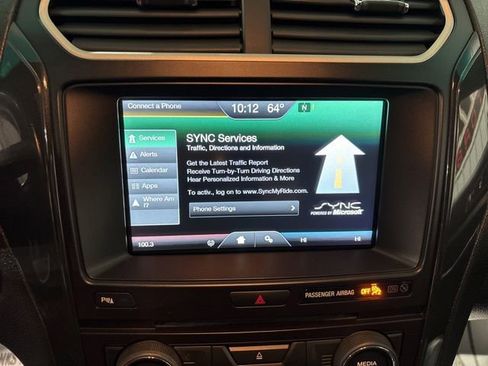 Used 2016 Ford Explorer XLT w/ Equipment Group 202A AWD/4WD image 25