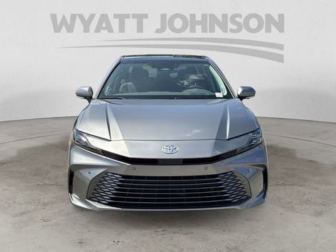 Used 2025 Toyota Camry XLE w/ Premium Plus Package FWD image 8