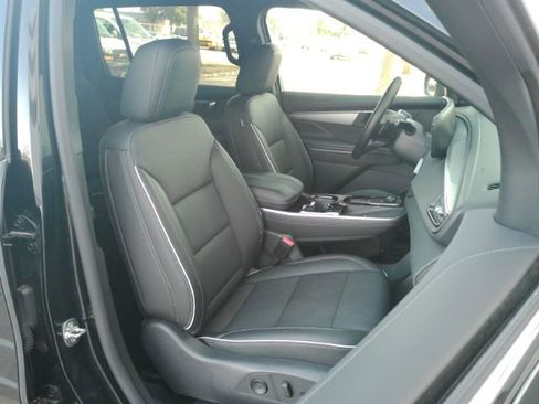 Used 2025 Buick Enclave Preferred image 21