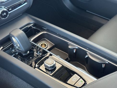 New 2025 Volvo XC60 B5 Core w/ Protection Package Premier image 21