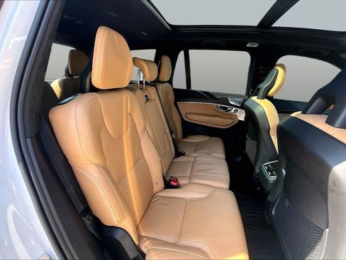 Used 2021 Volvo XC90 T6 Inscription w/ Lounge Package AWD/4WD image 21