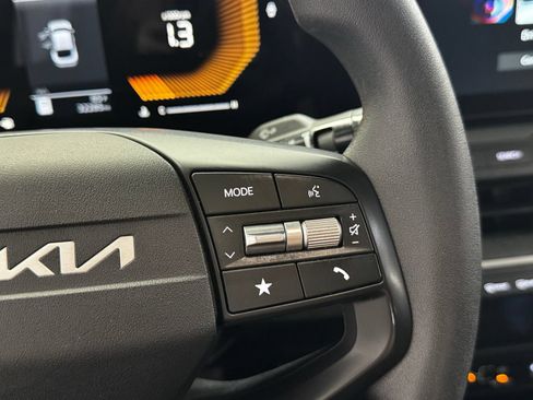 Used 2025 Kia K4 FWD image 19