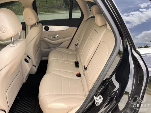 Used 2022 Mercedes-Benz GLC 300 w/ Premium Package Lite image 27