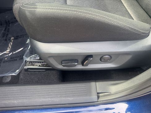Used 2025 Nissan Rogue SV FWD image 22