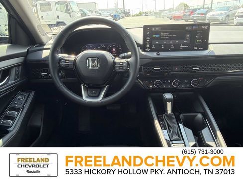 Used 2025 Honda Accord Touring image 18