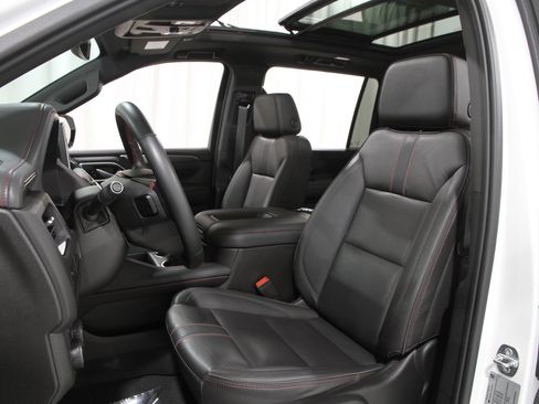 Certified 2023 Chevrolet Suburban RST w/ Sport Performance Package image 5