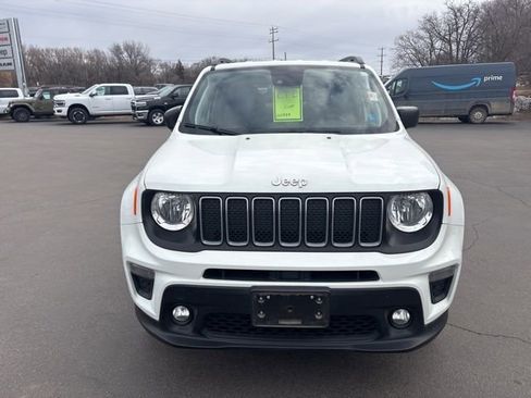 Used 2022 Jeep Renegade Latitude image 3