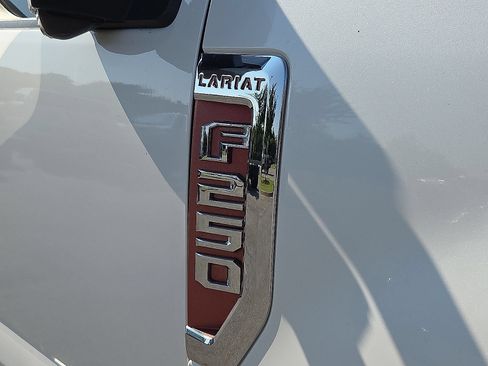 Used 2019 Ford F250 Lariat w/ Lariat Ultimate Package AWD/4WD image 8