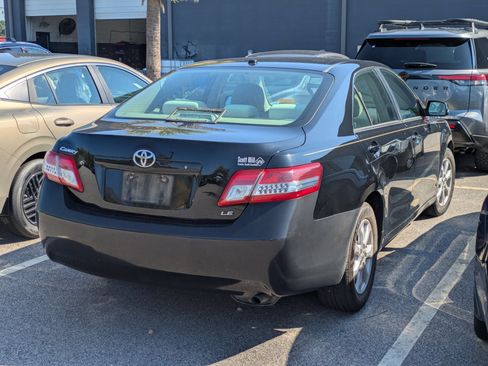 Used 2011 Toyota Camry LE w/ LE Extra-Value Pkg FWD image 2