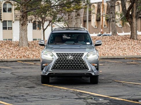 Used 2023 Lexus GX 460 Premium image 2