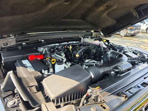 Used 2024 Jeep Gladiator Mojave AWD/4WD image 15