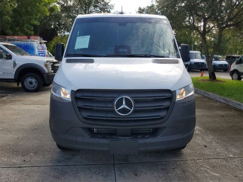 Used 2025 Mercedes-Benz Sprinter 2500 image 2