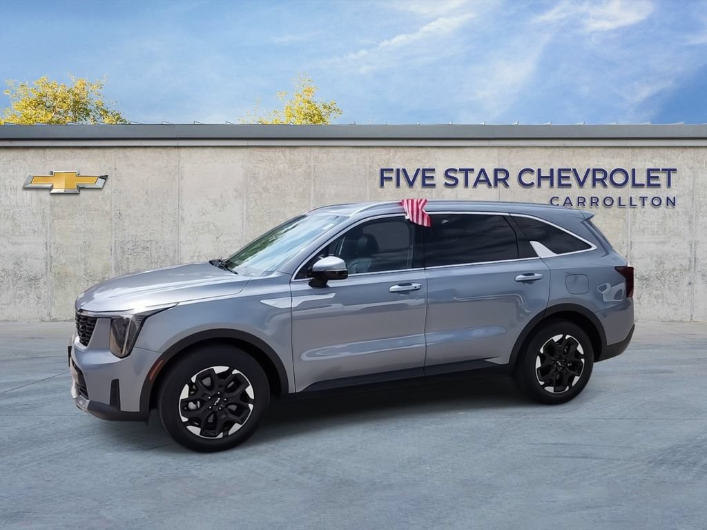 Used 2024 Kia Sorento S FWD image 4