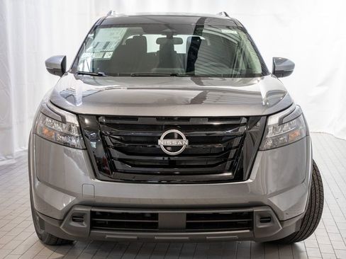New 2025 Nissan Pathfinder SV w/ Black Appearance Package image 2