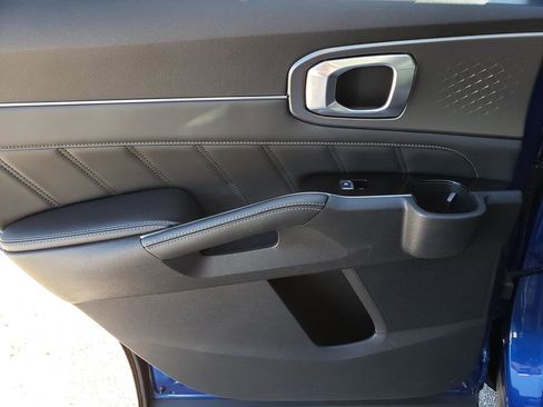 Used 2021 Kia Sorento SX image 12