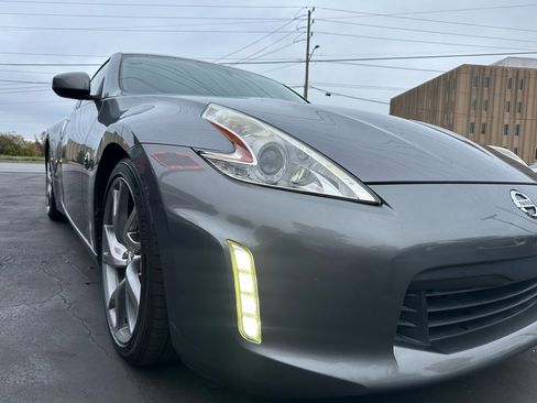 Used 2015 Nissan 370Z Coupe image 19