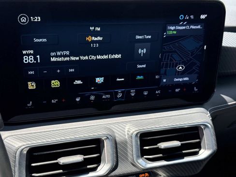 Used 2025 Ford Mustang GT Premium RWD image 3
