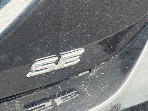 Used 2020 Toyota Camry SE FWD image 6