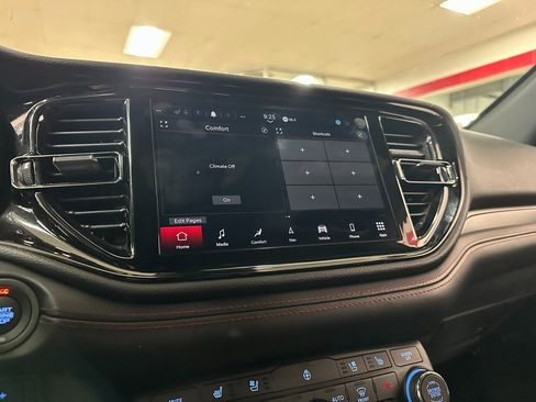 Certified 2024 Dodge Durango GT image 22