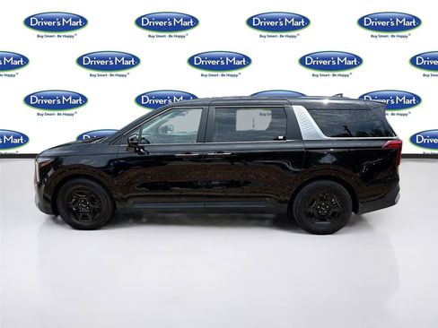 Used 2025 Kia Carnival FWD image 4