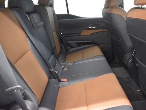 Used 2024 Lexus GX 550 w/ Cold Area Package AWD/4WD image 17