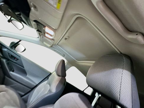 Used 2024 Subaru Crosstrek 2.0i Premium image 26