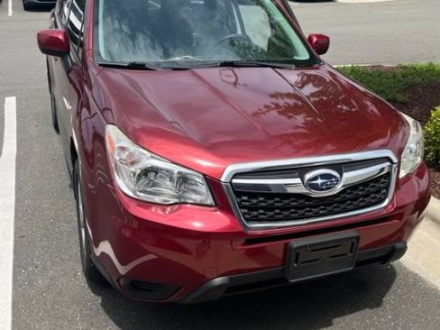 Used 2016 Subaru Forester 2.5i Premium AWD/4WD image 2