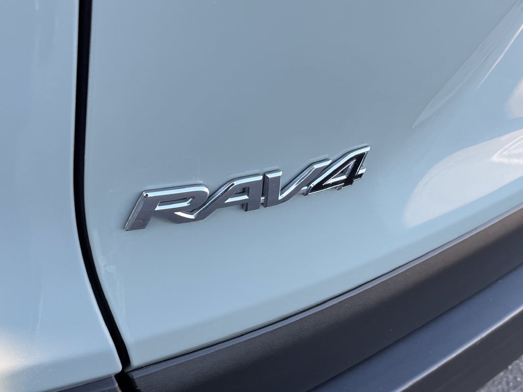 Used 2019 Toyota RAV4 XLE w/ Convenience Package FWD image 44