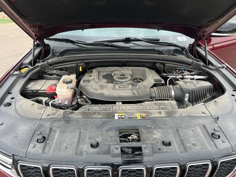 Used 2024 Jeep Grand Cherokee Overland w/ Trailer Tow Package AWD/4WD image 24