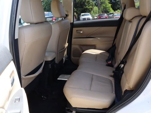 Used 2016 Mitsubishi Outlander SEL AWD/4WD image 6