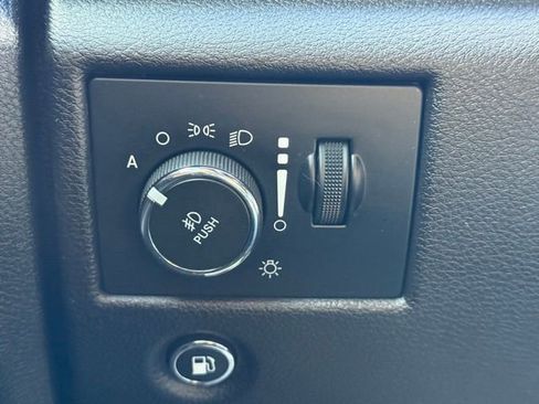 Used 2019 Jeep Grand Cherokee Laredo AWD/4WD image 25