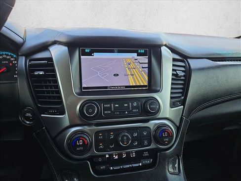 Used 2017 Chevrolet Suburban LT RWD image 12