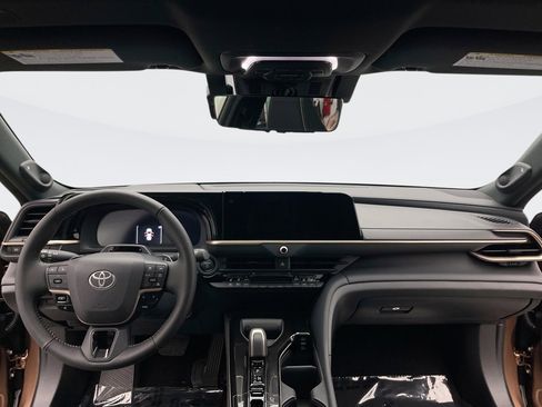 Used 2025 Toyota Crown Signia w/ Advanced Technology Package image 14