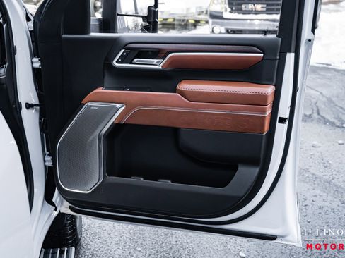 Used 2025 GMC Sierra 3500 Denali Ultimate image 40