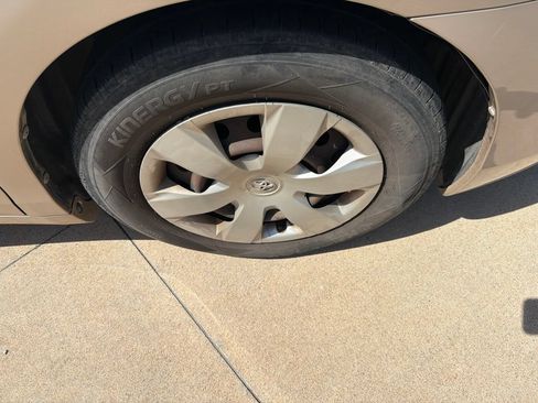 Used 2009 Toyota Camry LE FWD image 11