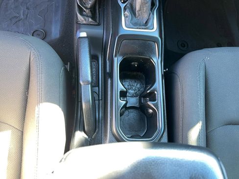 Used 2018 Jeep Wrangler Unlimited Sport image 21