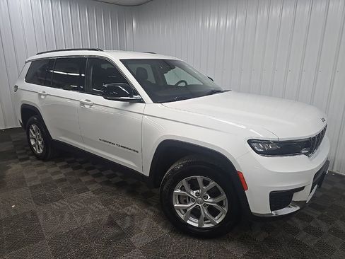 Used 2023 Jeep Grand Cherokee L Limited image 3