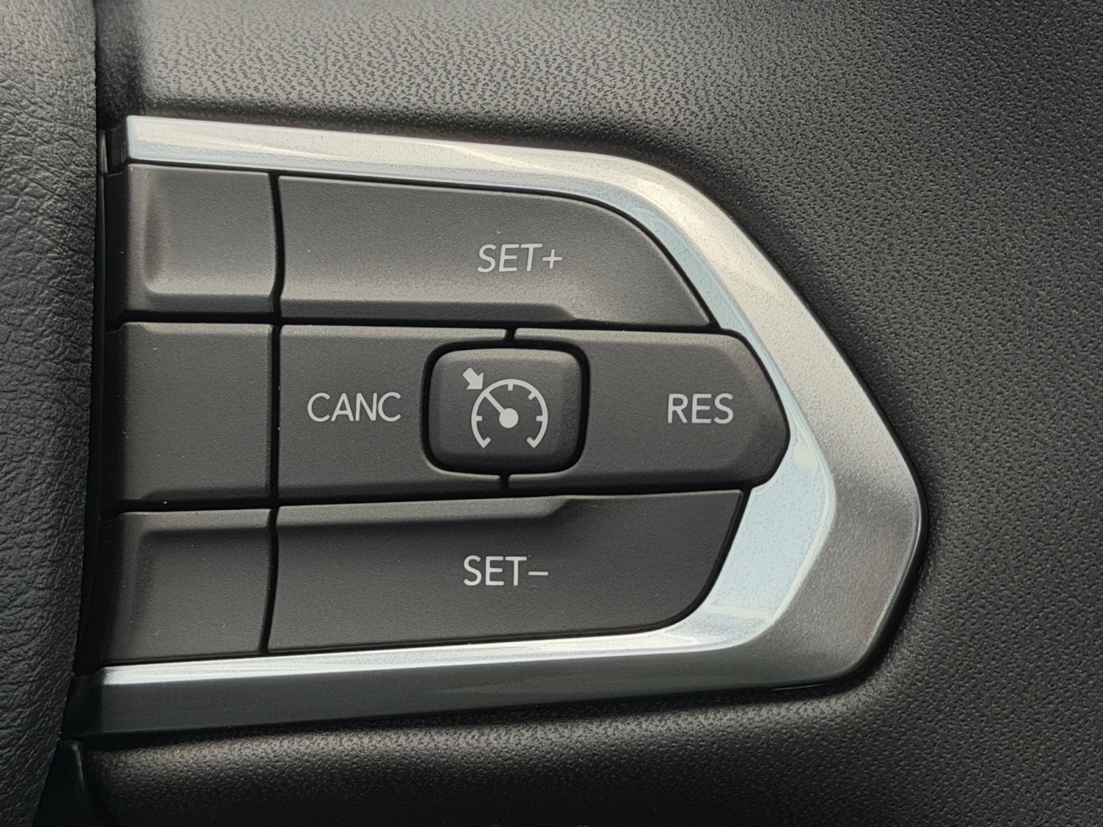 New 2026 Jeep Compass Latitude AWD/4WD image 23