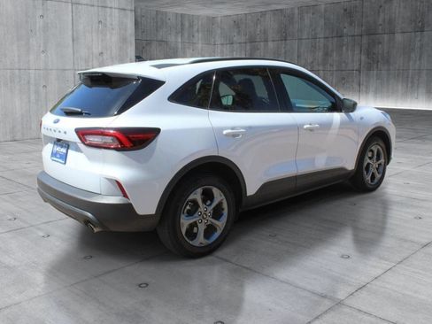 Used 2025 Ford Escape ST-Line FWD image 5