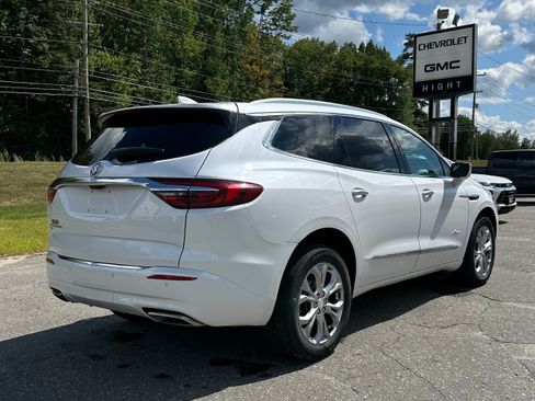 Used 2021 Buick Enclave Avenir w/ Avenir Technology Package AWD/4WD image 3
